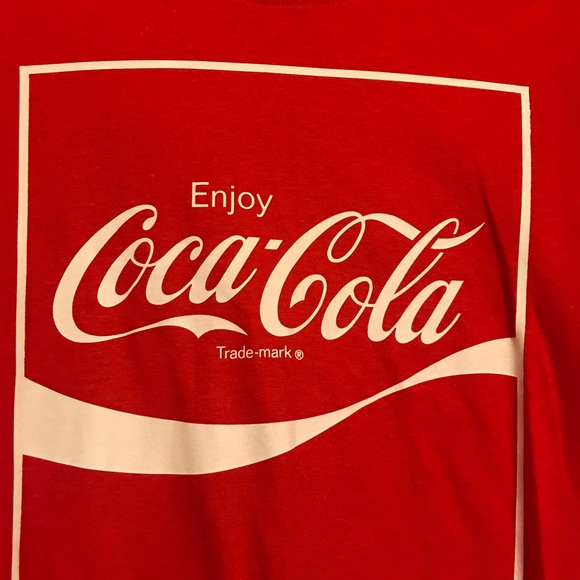 Coca Cola T-shirt with black sequins on sleeves - Picture 2 of 6